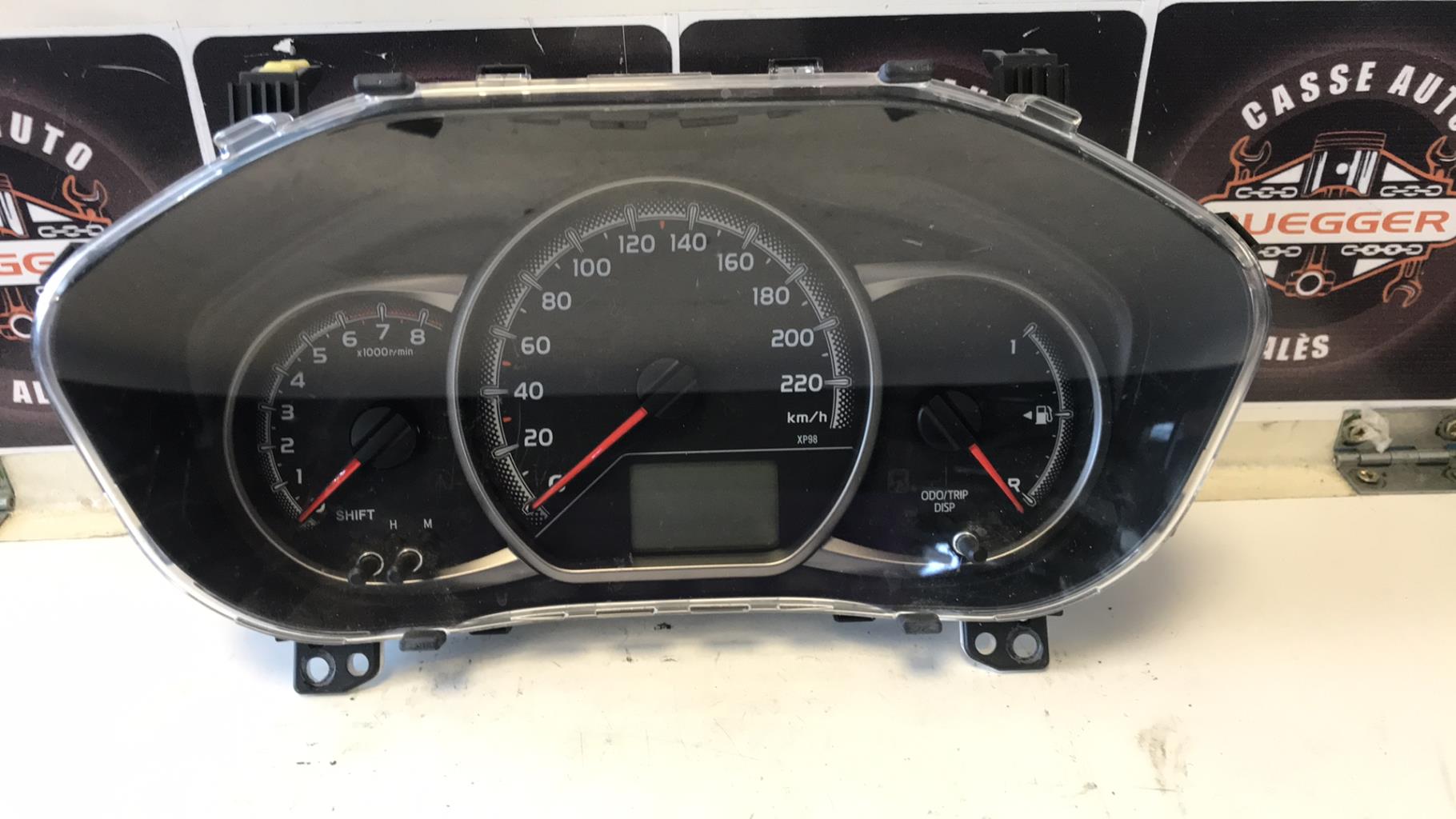 Compteur TOYOTA YARIS 3 PHASE 2 Essence - 1