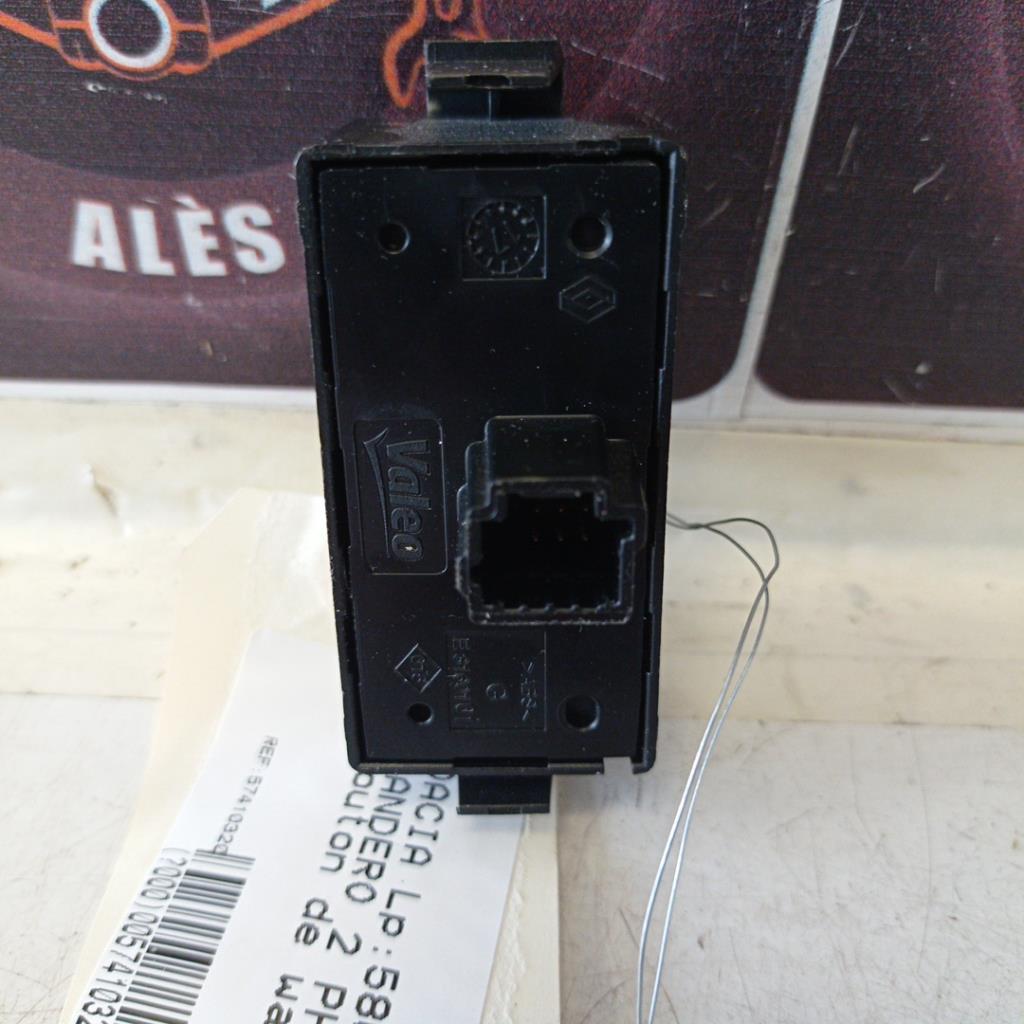 Bouton de warning DACIA SANDERO 2 PHASE 2 Essence - 1