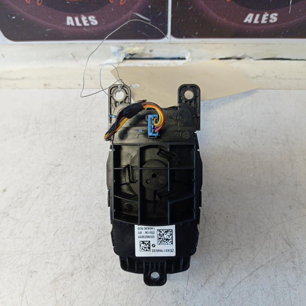 Commande autoradio BMW SERIE 1 F21 PHASE 2 Essence - 1