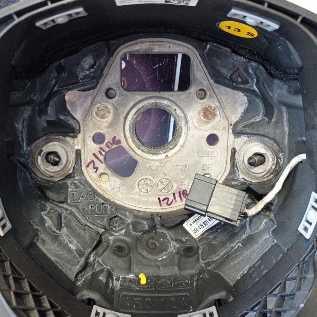 Volant AUDI A6 3 AVANT PHASE 1 BREAK Diesel - 1