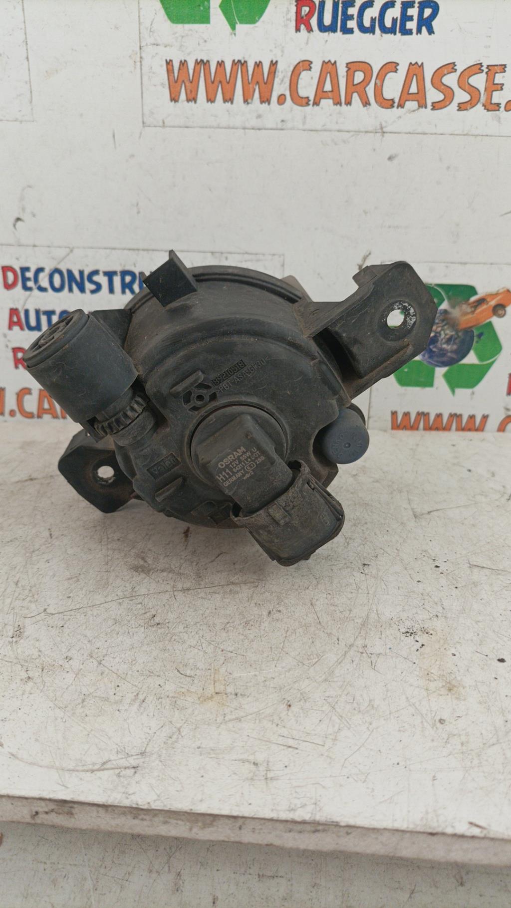 Anti brouillard droit (feux) BMW SERIE 1 E87 PHASE 1 Diesel - 1