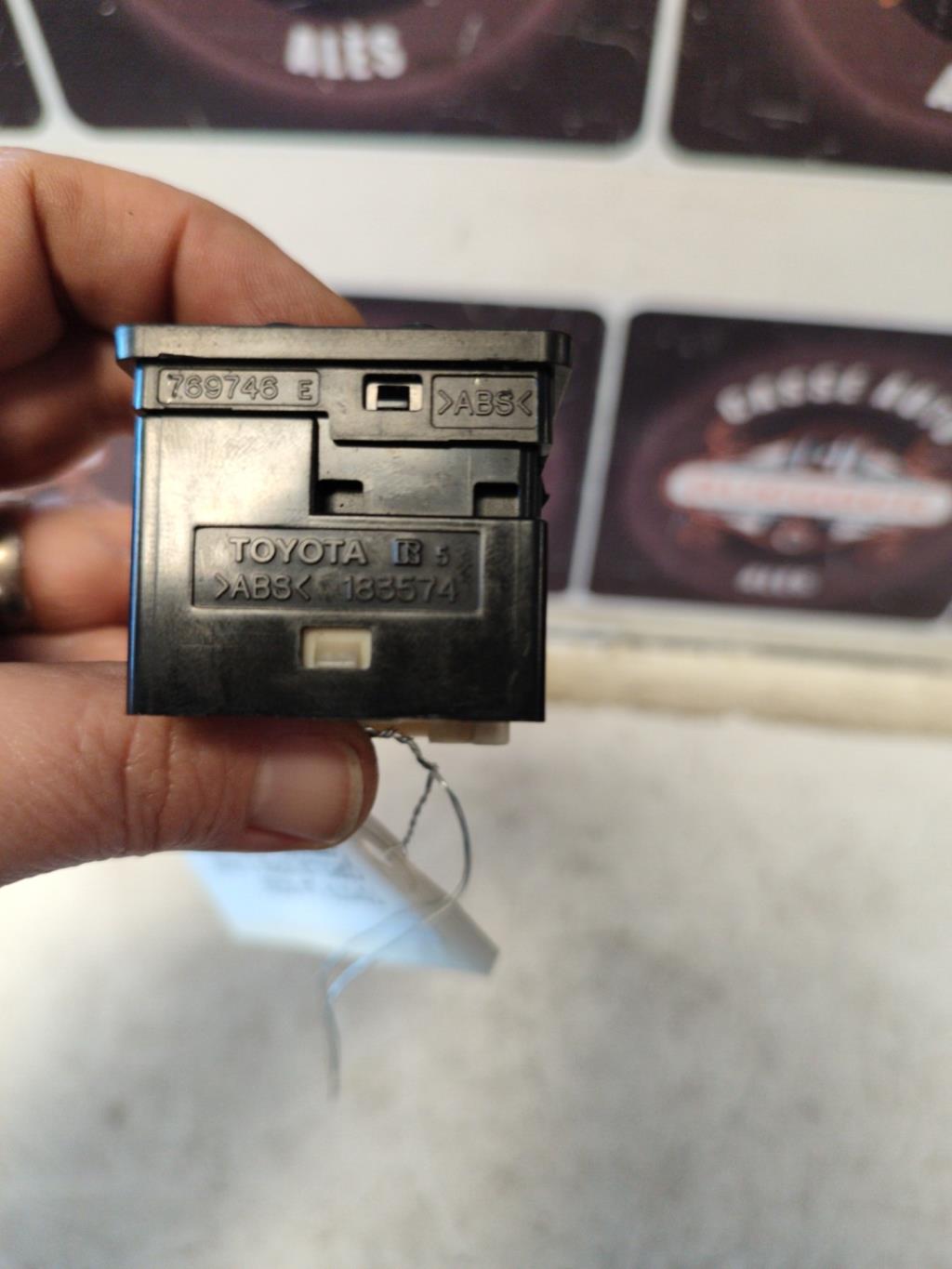 Commande retroviseurs TOYOTA COROLLA VERSO 2 PHASE 2 Essence - 1