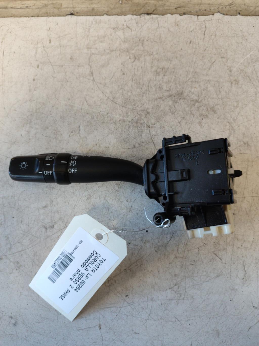 Commodo phare TOYOTA COROLLA VERSO 2 PHASE 2 Essence - 1