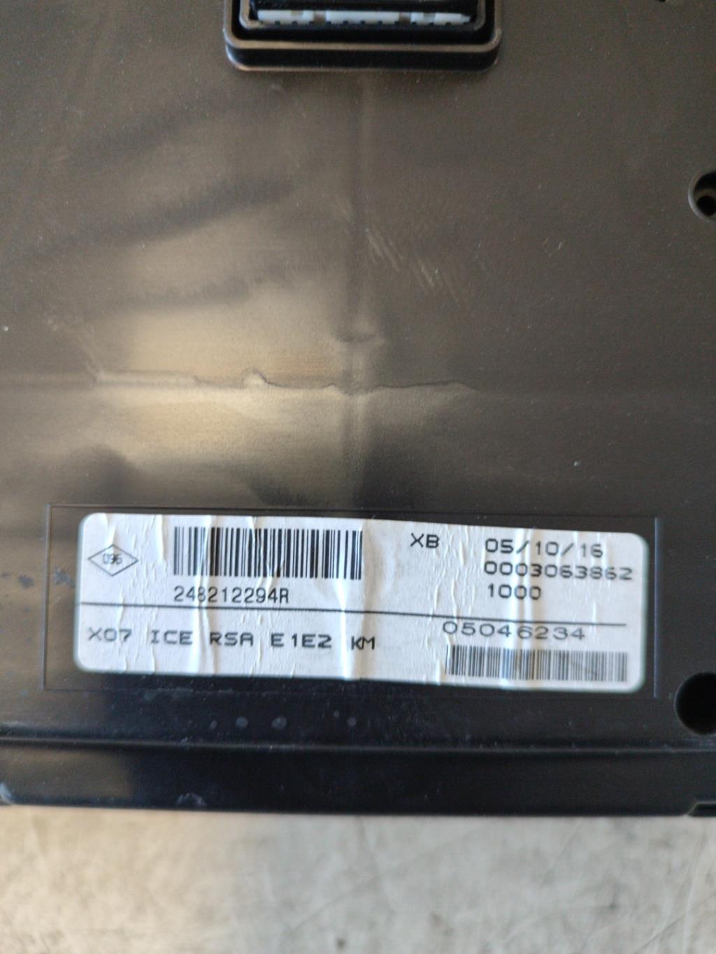 Compteur RENAULT TWINGO 3 PHASE 1 Essence - 1