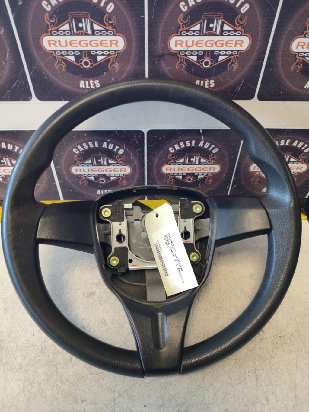 Volant CHEVROLET SPARK PHASE 2 Essence - 1