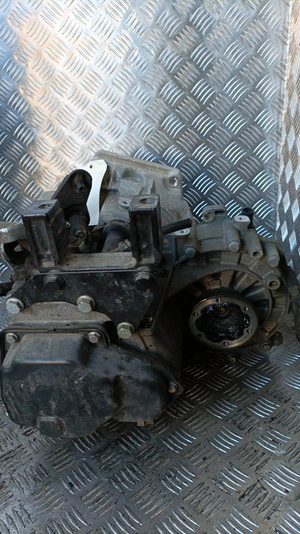 Boite de vitesses VOLKSWAGEN POLO 5 PHASE 1 Diesel - 1