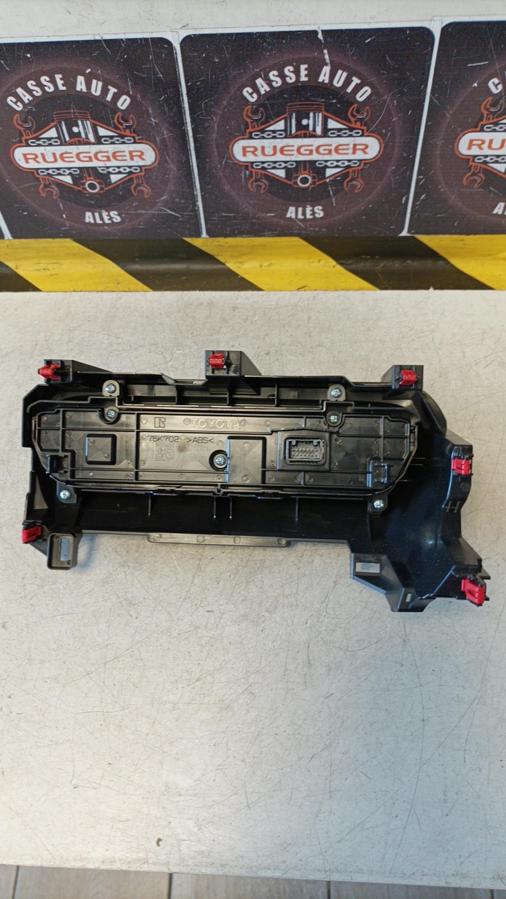 Commande chauffage TOYOTA YARIS 4 Essence/Hybride - 1
