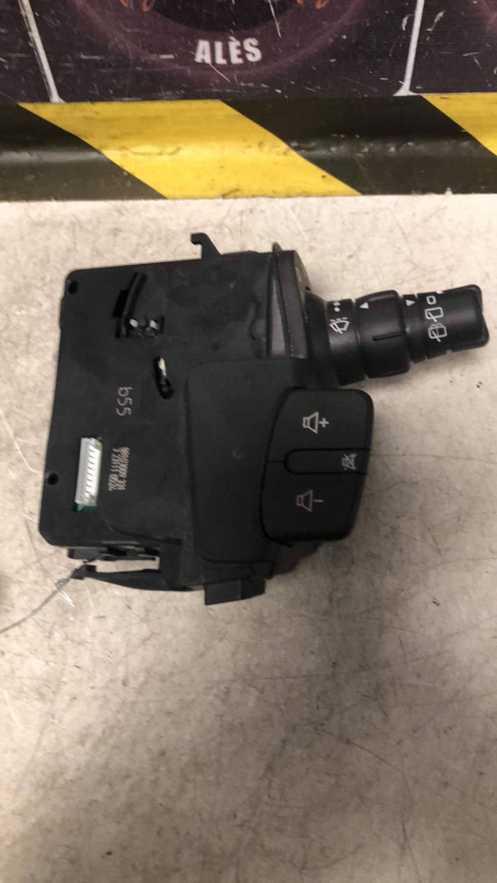 Commodo d'essuie glaces RENAULT CLIO 3 PHASE 2 Diesel - 1