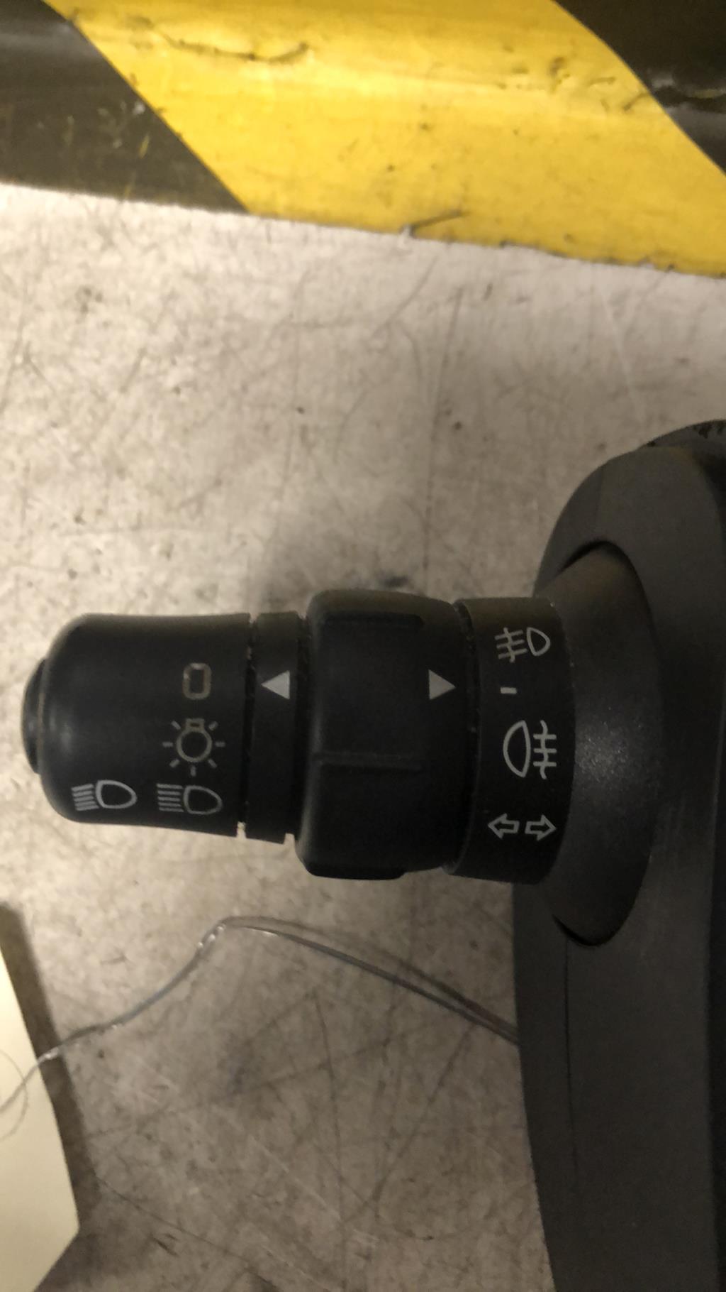 Commodo phare RENAULT CLIO 3 PHASE 2 Diesel - 1