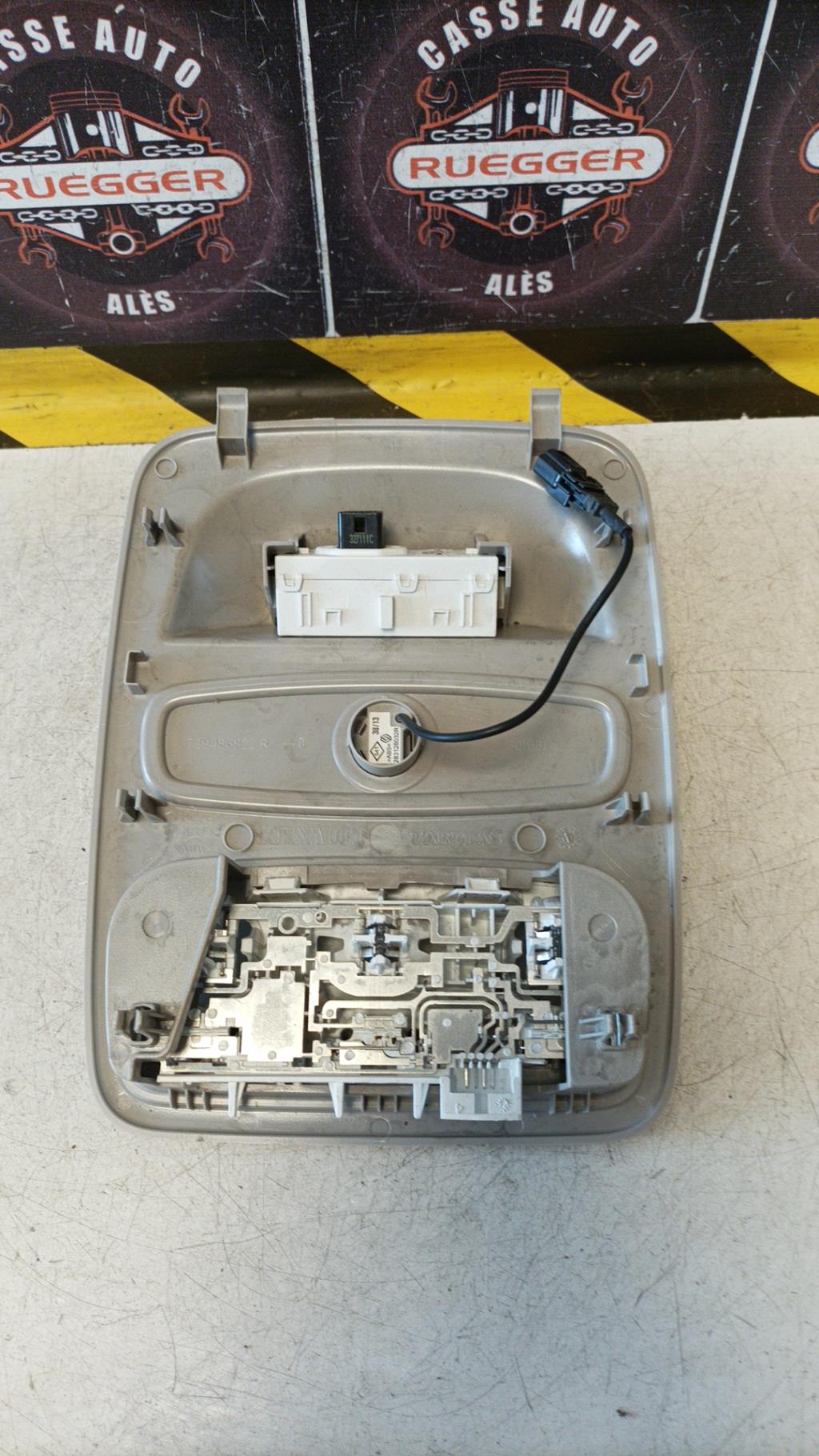 Eclairage de plafonnier RENAULT CLIO 4 PHASE 1 Diesel - 1