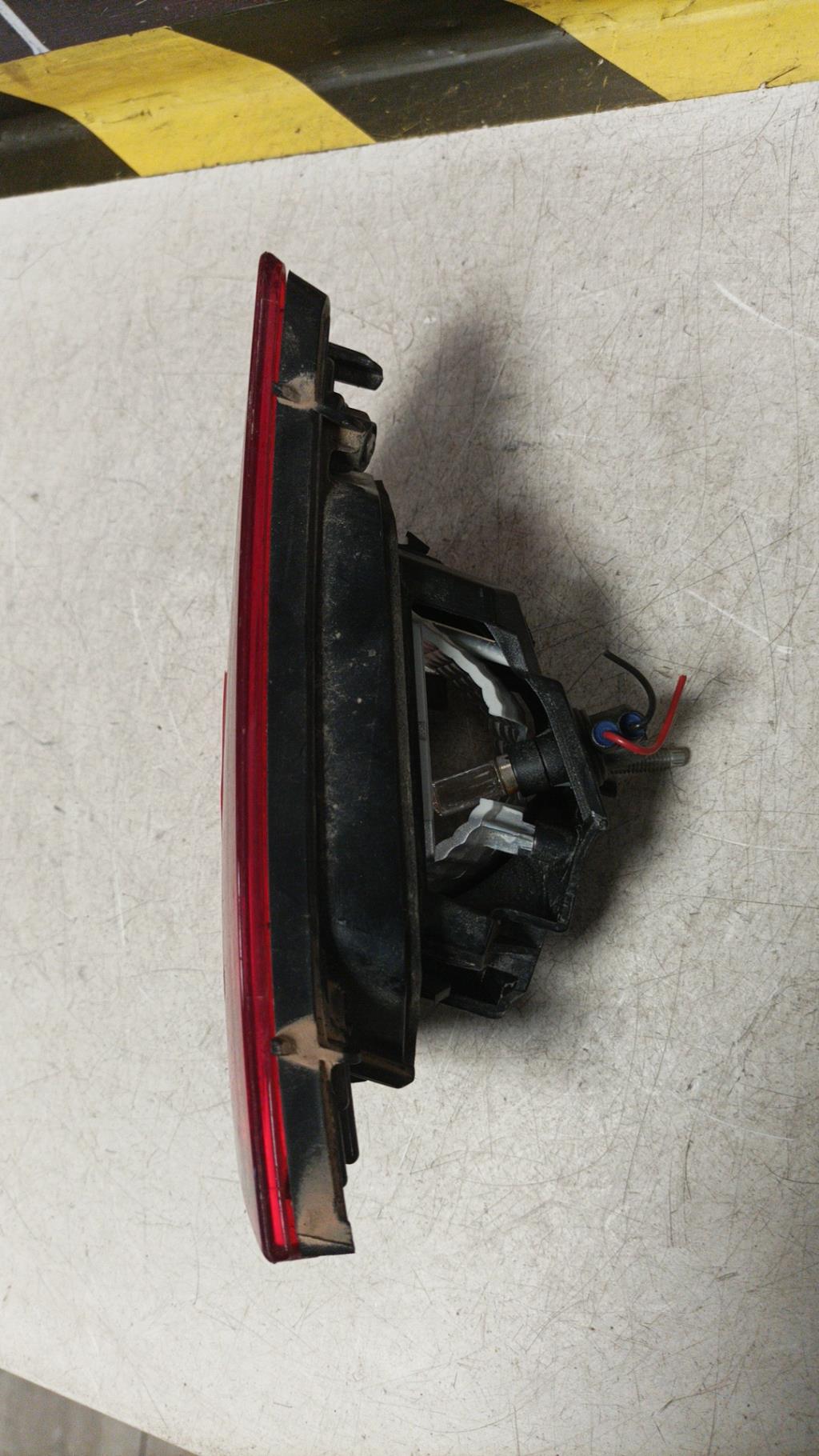 Feu arriere secondaire droit (feux) RENAULT CLIO 4 PHASE 1 Essence - 1