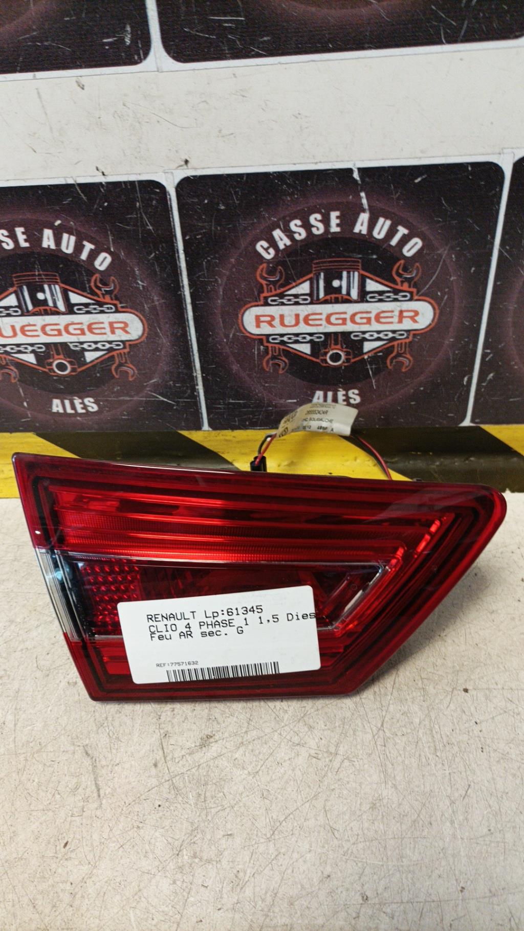 Feu arriere secondaire gauche (feux) RENAULT CLIO 4 PHASE 1 Diesel - 1