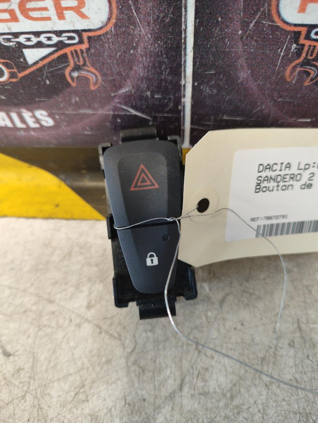 Bouton de warning DACIA SANDERO 2 PHASE 1 Diesel - 1