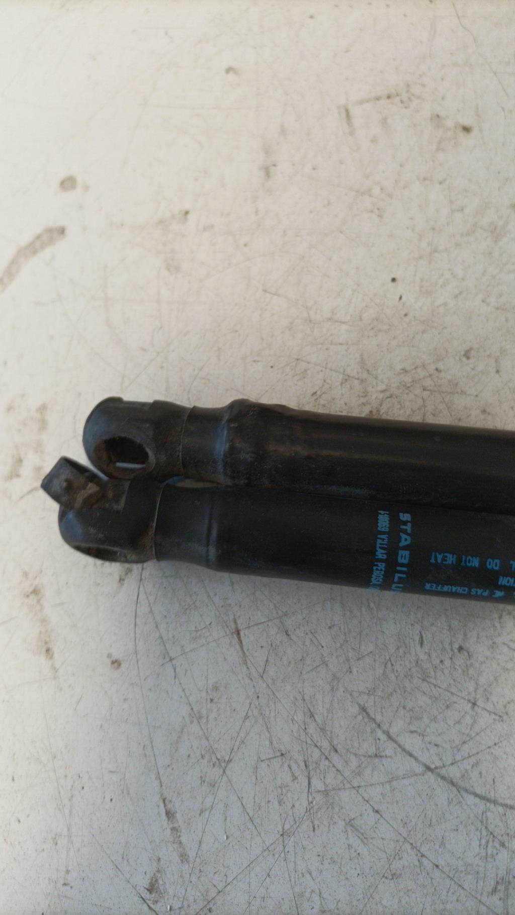 Verin de coffre AUDI A4 3 PHASE 1 Diesel - 1