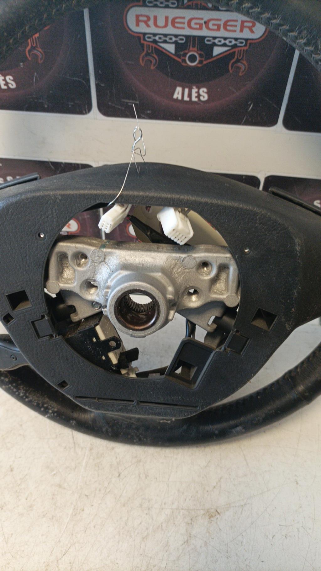 Volant TOYOTA RAV4 3 PHASE 1 Diesel - 1