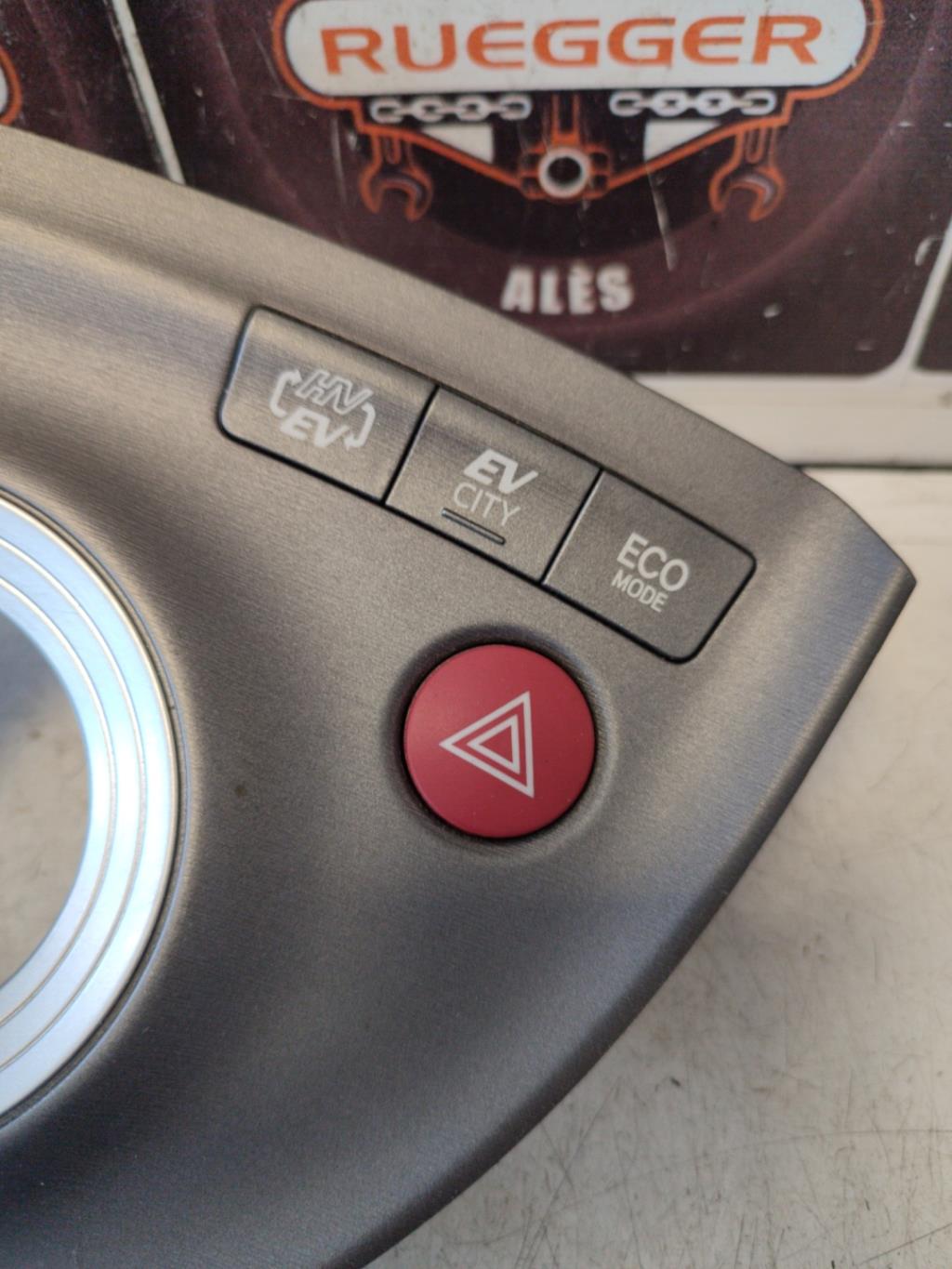 Bouton de warning TOYOTA PRIUS 3 PHR PHASE 2 Essence/Hybride - 1
