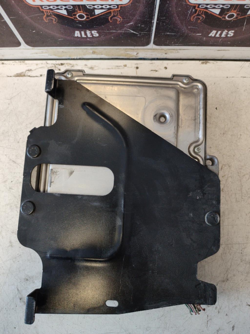 Calculateur OPEL VIVARO 2 Diesel - 1
