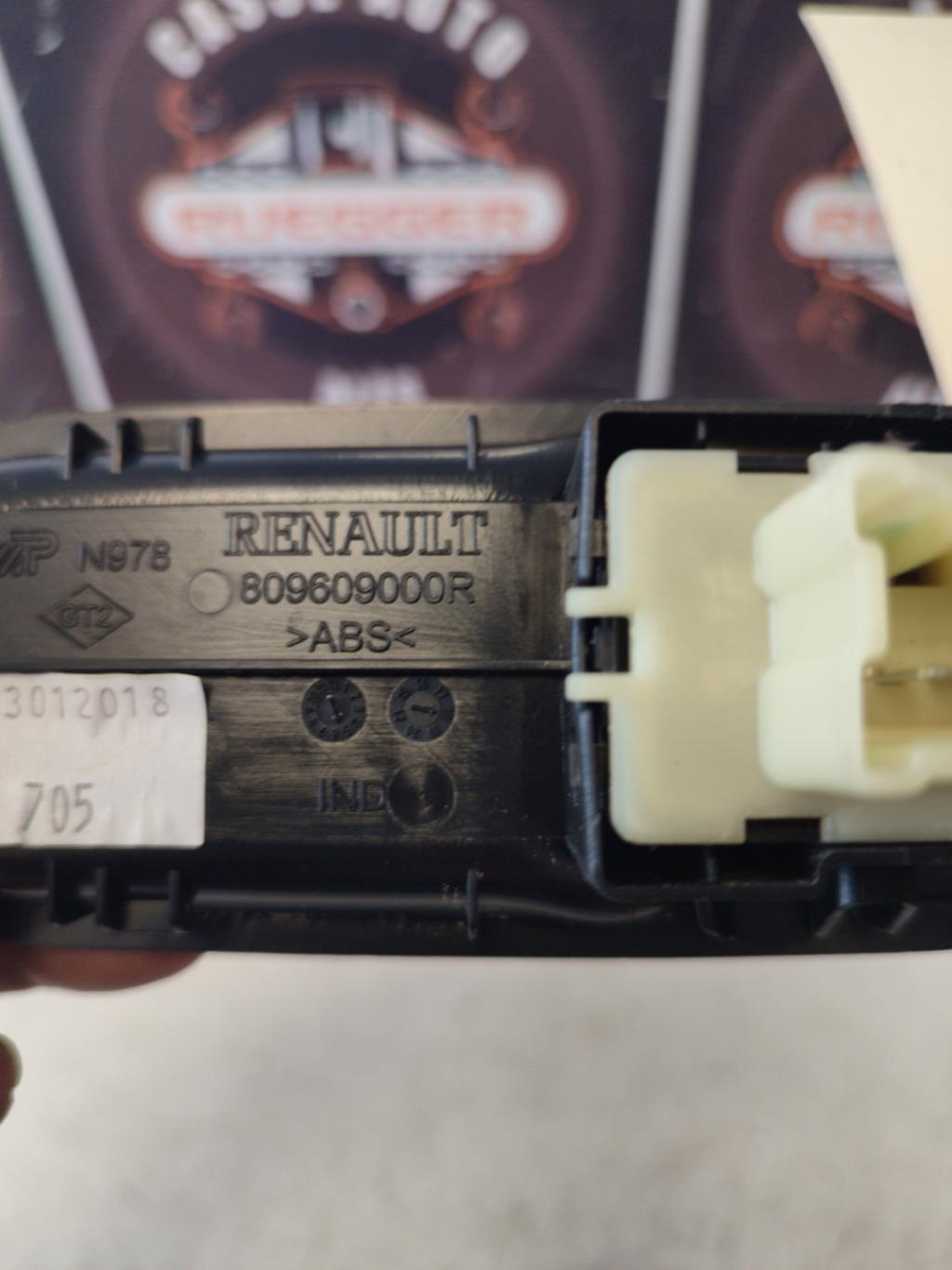 Interrupteur de leve vitre avant droit DACIA DUSTER 2 PHASE 1 Diesel - 1