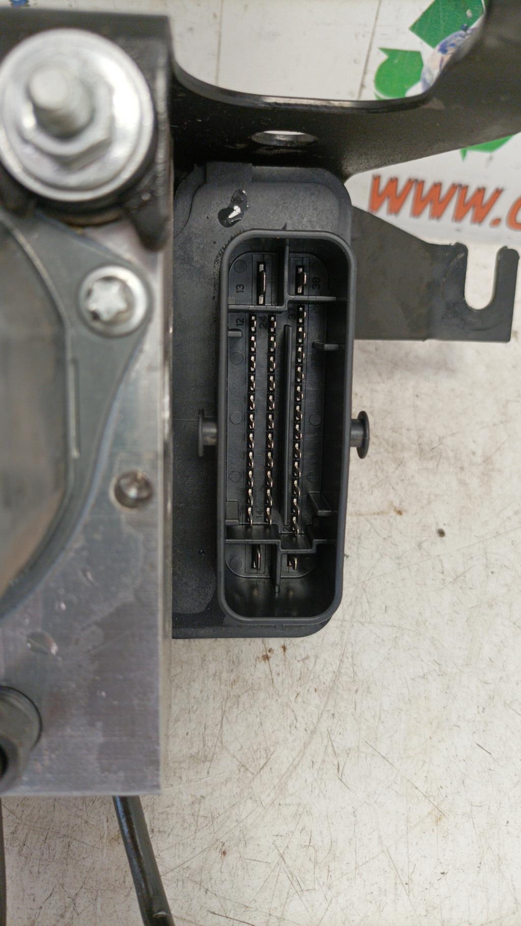 Bloc ABS (freins anti-blocage) RENAULT CLIO 4 PHASE 1 BREAK Essence - 1