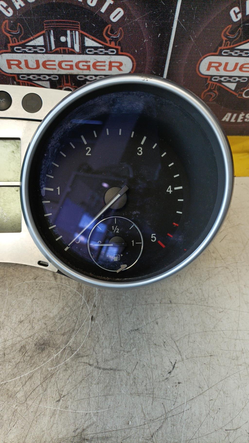 Compteur MERCEDES CLASSE R 251 PHASE 1 BREAK Diesel - 1