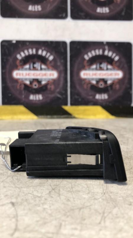 Bouton de warning AUDI A4 3 PHASE 1 Diesel - 1
