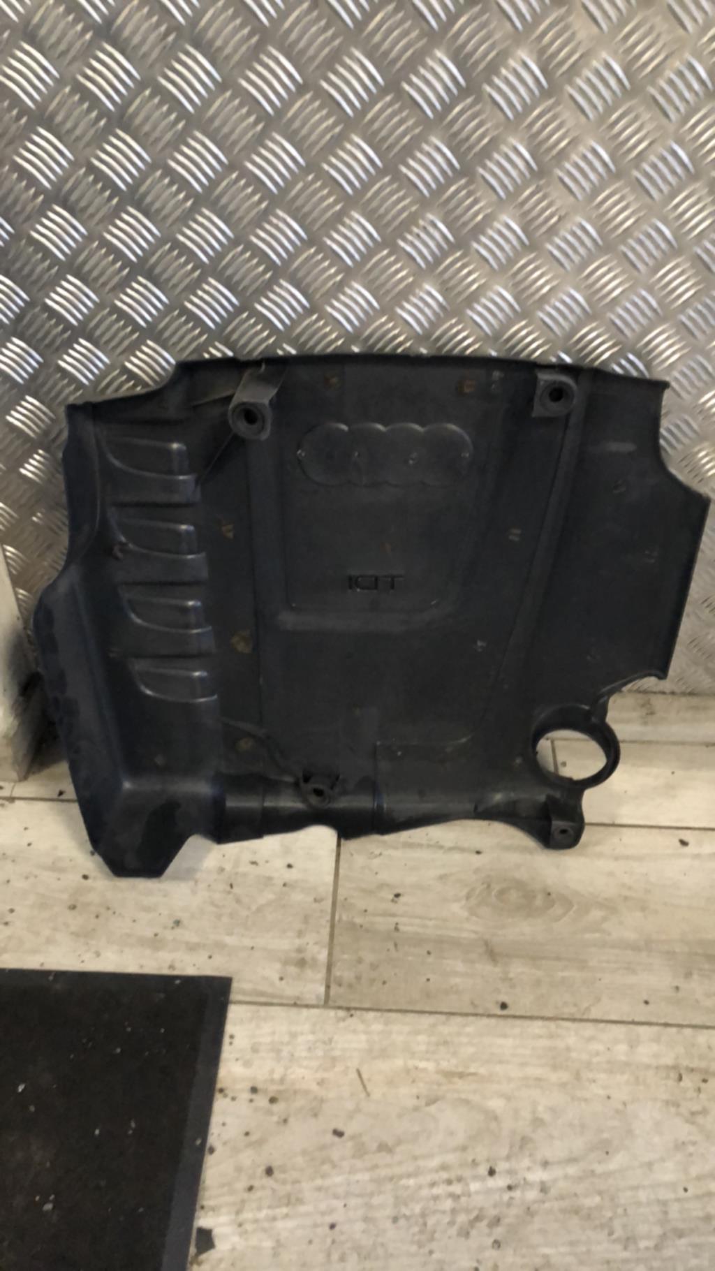Cache moteur  AUDI A4 3 PHASE 1 Diesel - 1