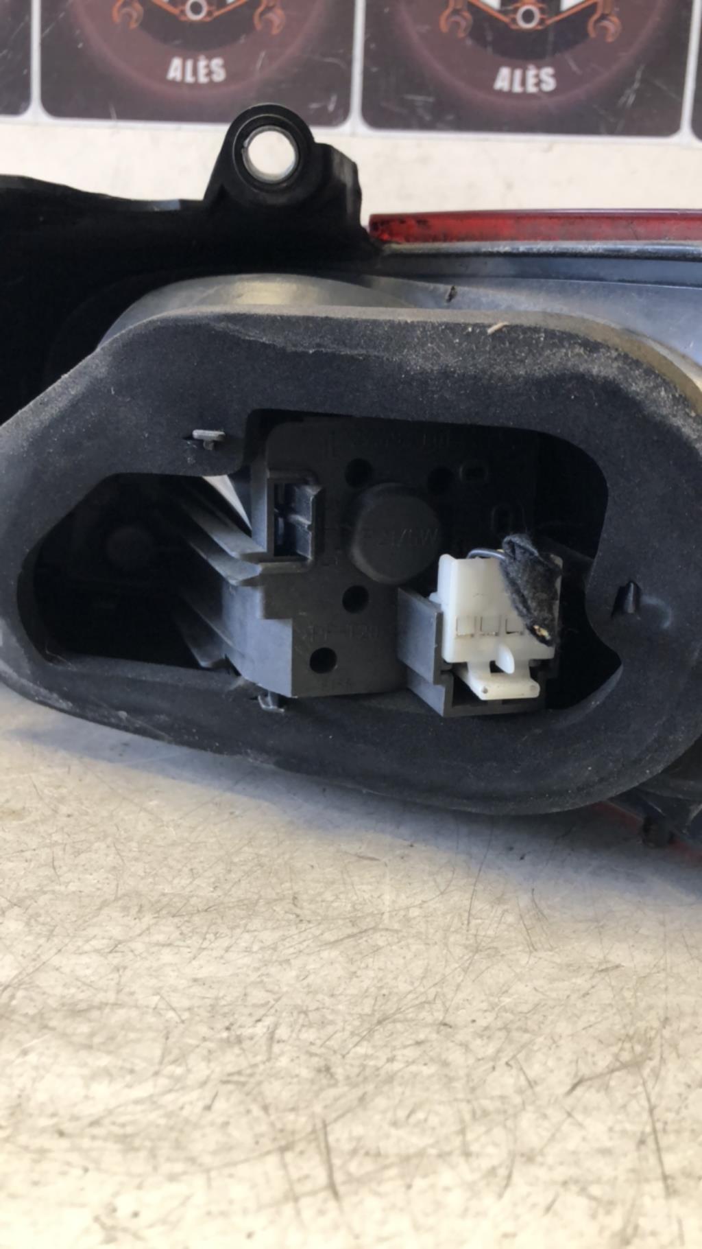 Feu arriere principal gauche (feux) FIAT CROMA 2 PHASE 2 BREAK Diesel - 1
