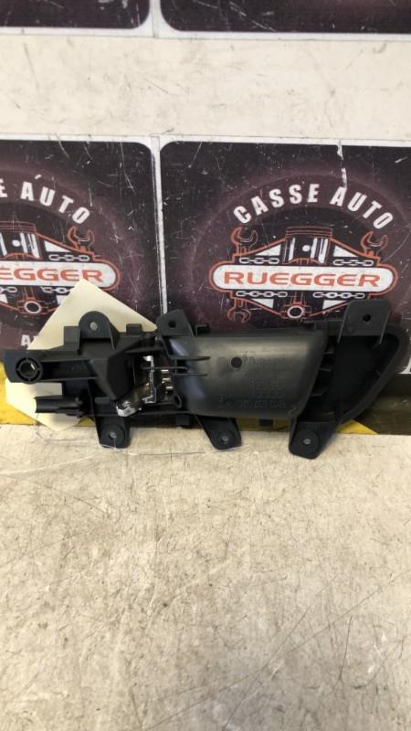 Poignee interieur avant droit AUDI A4 3 PHASE 1 Diesel - 1