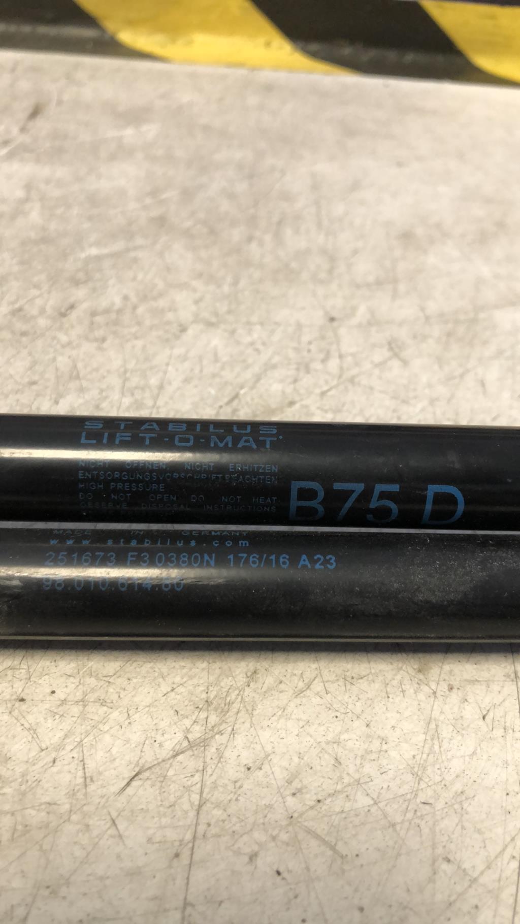 Verin de coffre DS DS4 1 PHASE 2 Essence - 1