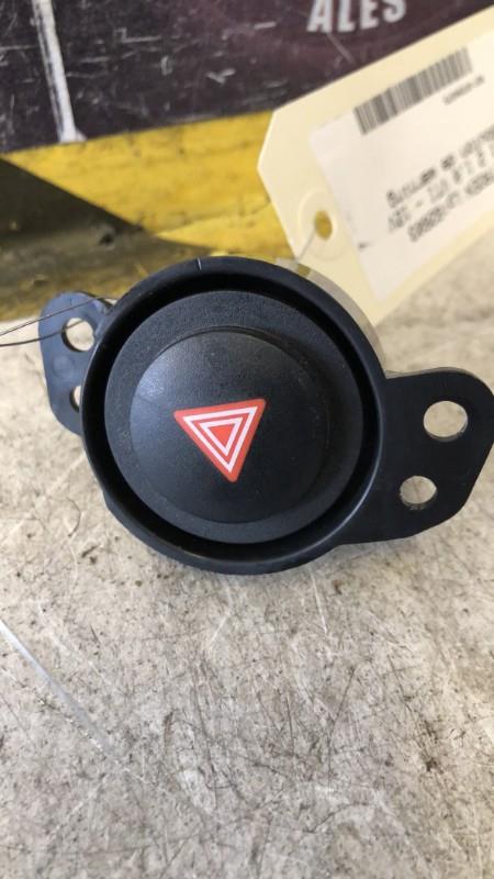 Bouton de warning CITROEN C1 2 Essence - 1