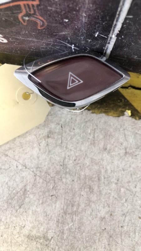 Bouton de warning DS DS3 PHASE 2 Essence - 1