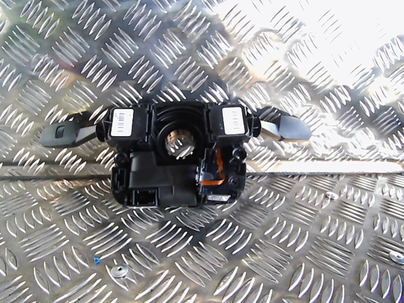Commande de phare BMW SERIE 1 E87 PHASE 2 Diesel - 1