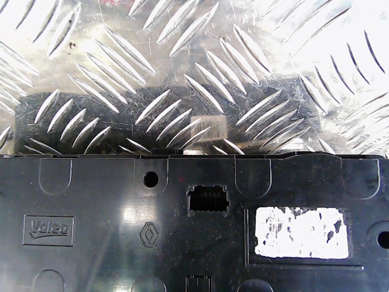 Commande chauffage RENAULT CLIO 4 PHASE 2 Essence - 1