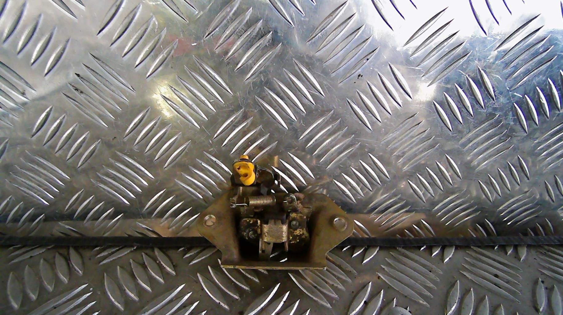Serrure de hayon NISSAN MICRA 2 PHASE 1 Essence - 1