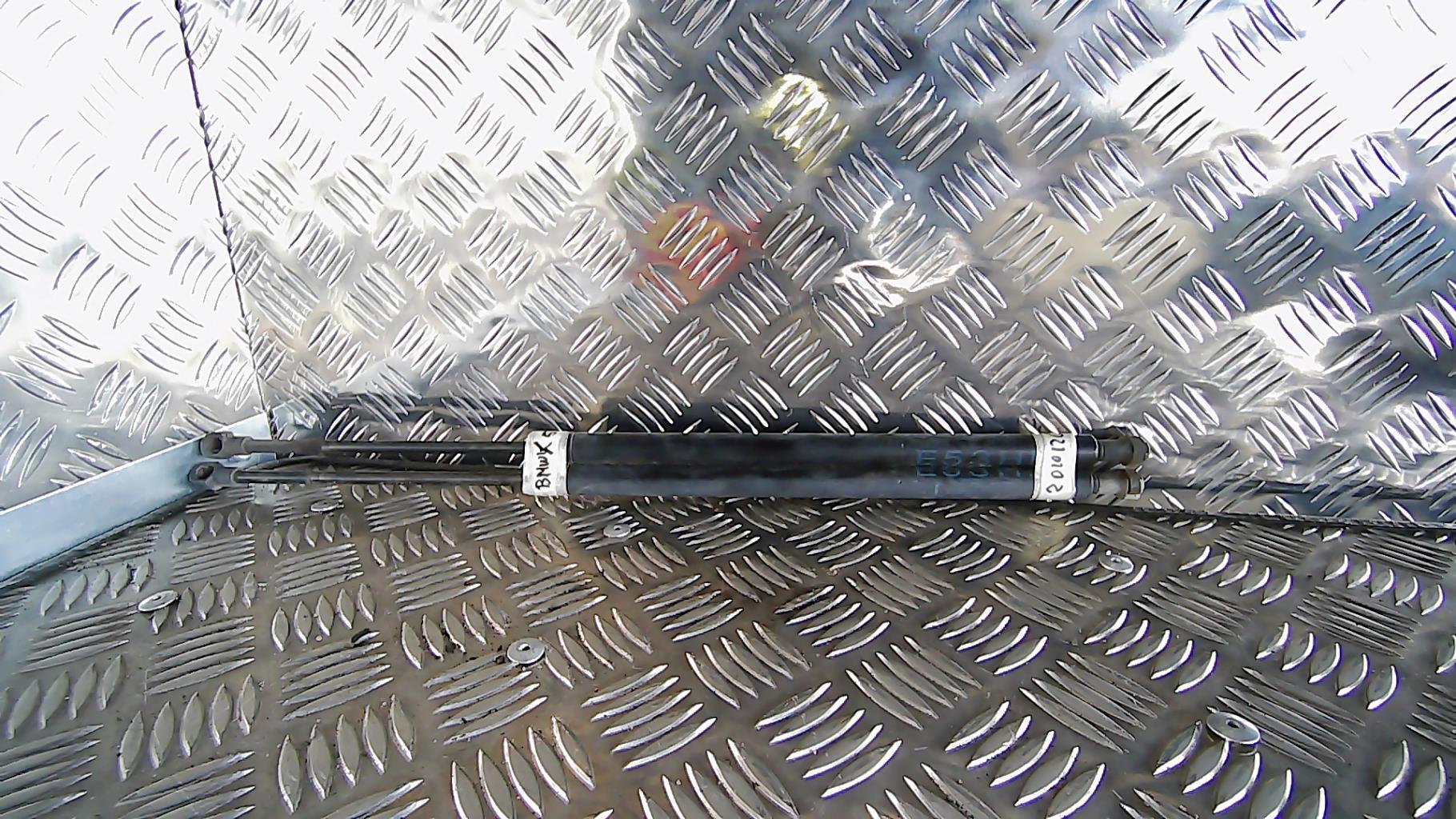 Verin de coffre BMW X5 E53 Diesel - 1
