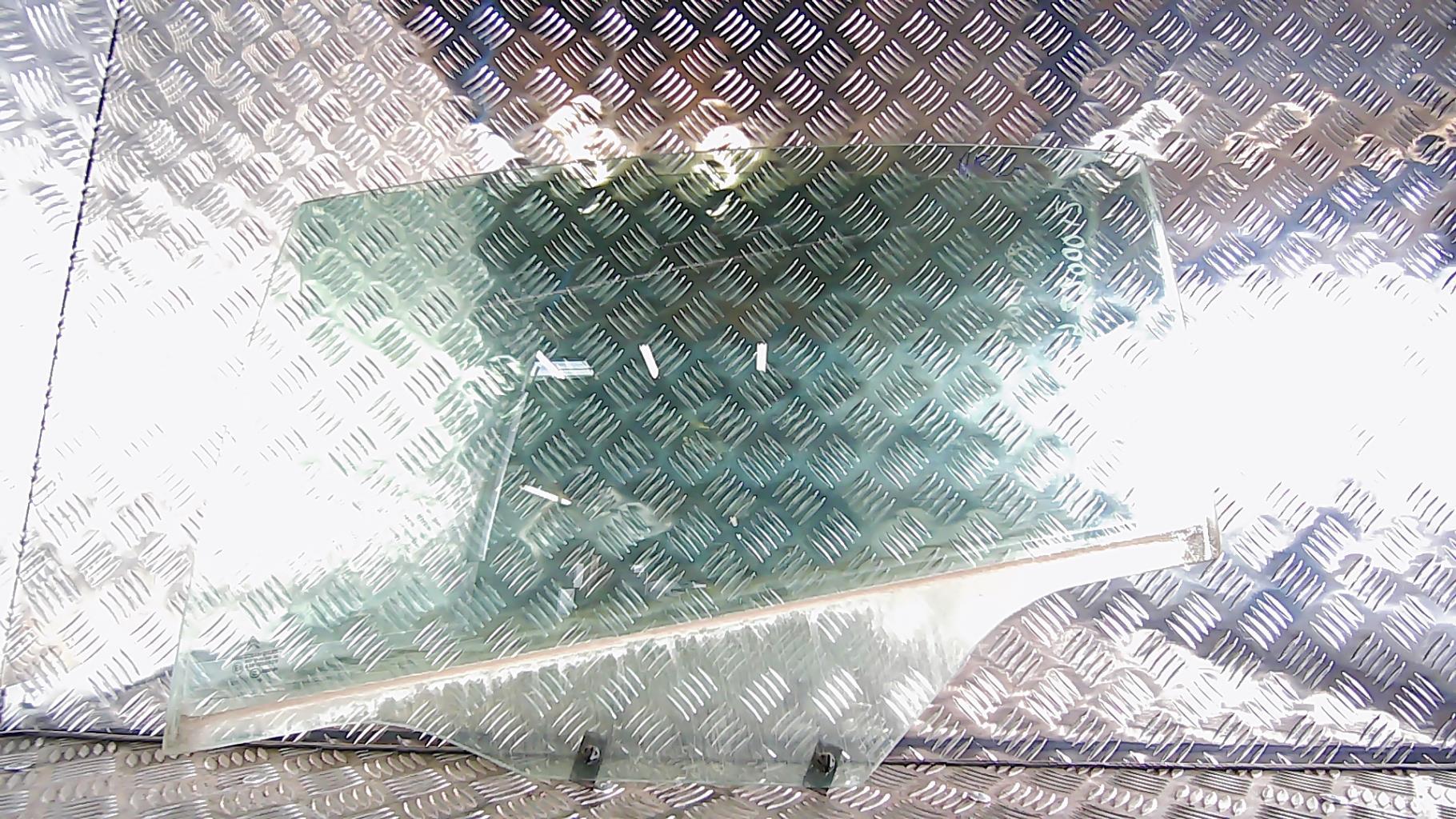 Vitre arriere gauche CITROEN C4 1 PHASE 2 Diesel - 1