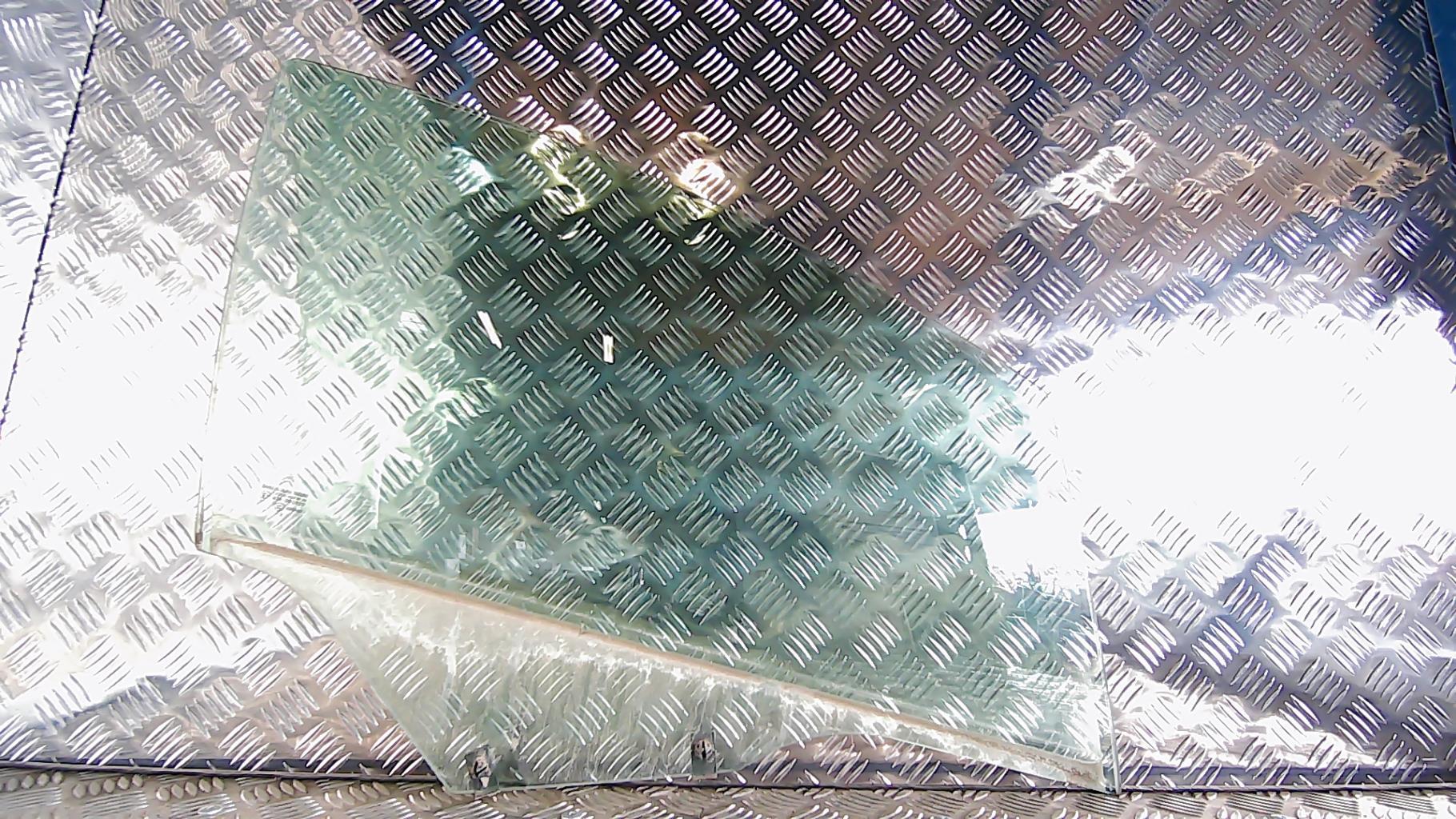 Vitre avant droit CITROEN C4 1 PHASE 2 Diesel - 1