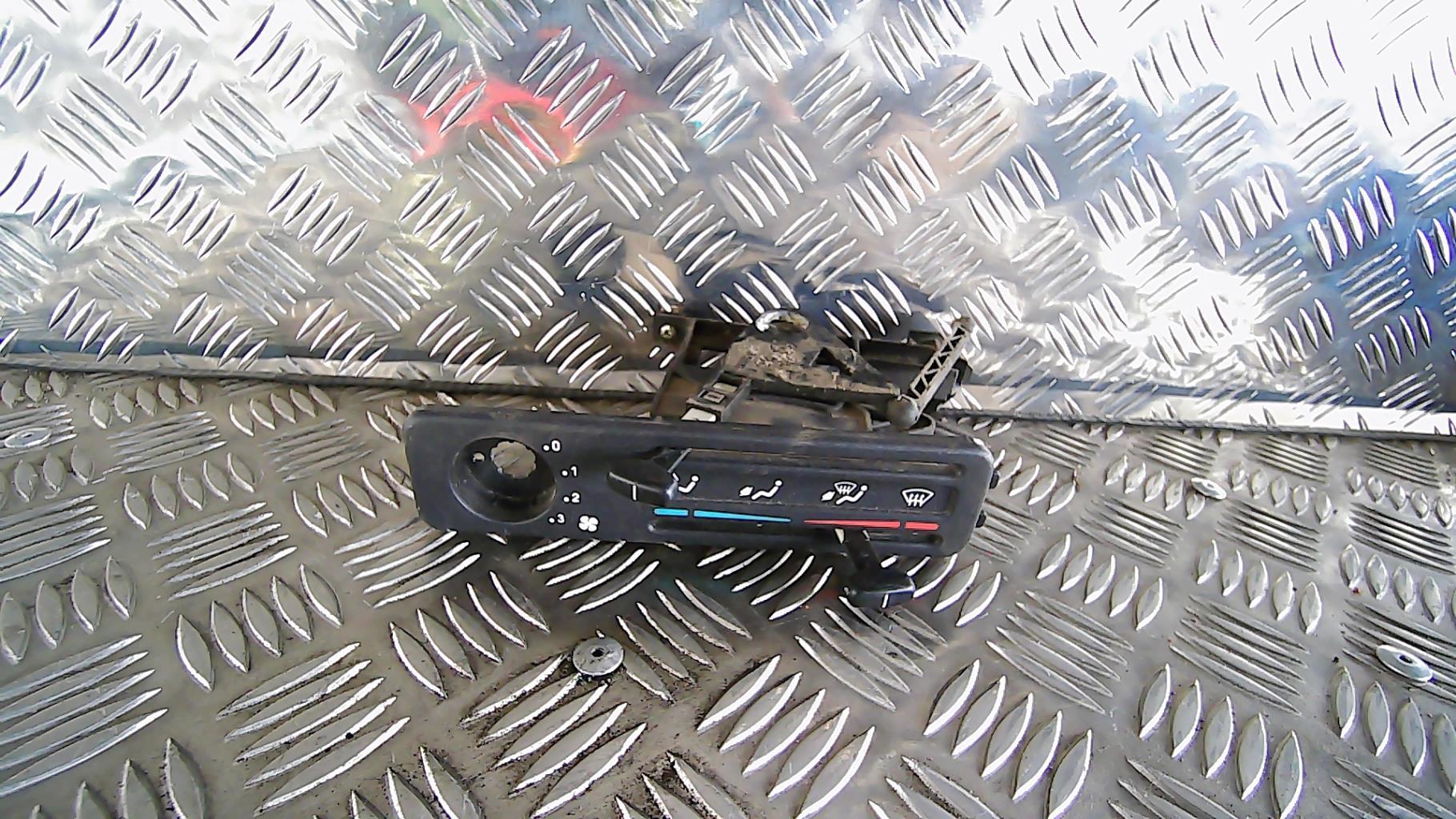 Commande chauffage PEUGEOT 106 PHASE 2 Essence - 1