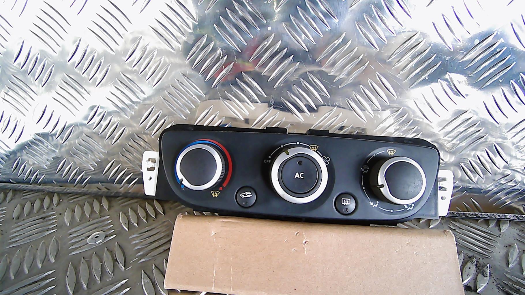 Commande chauffage RENAULT MEGANE 3 PHASE 1 BREAK Diesel - 1