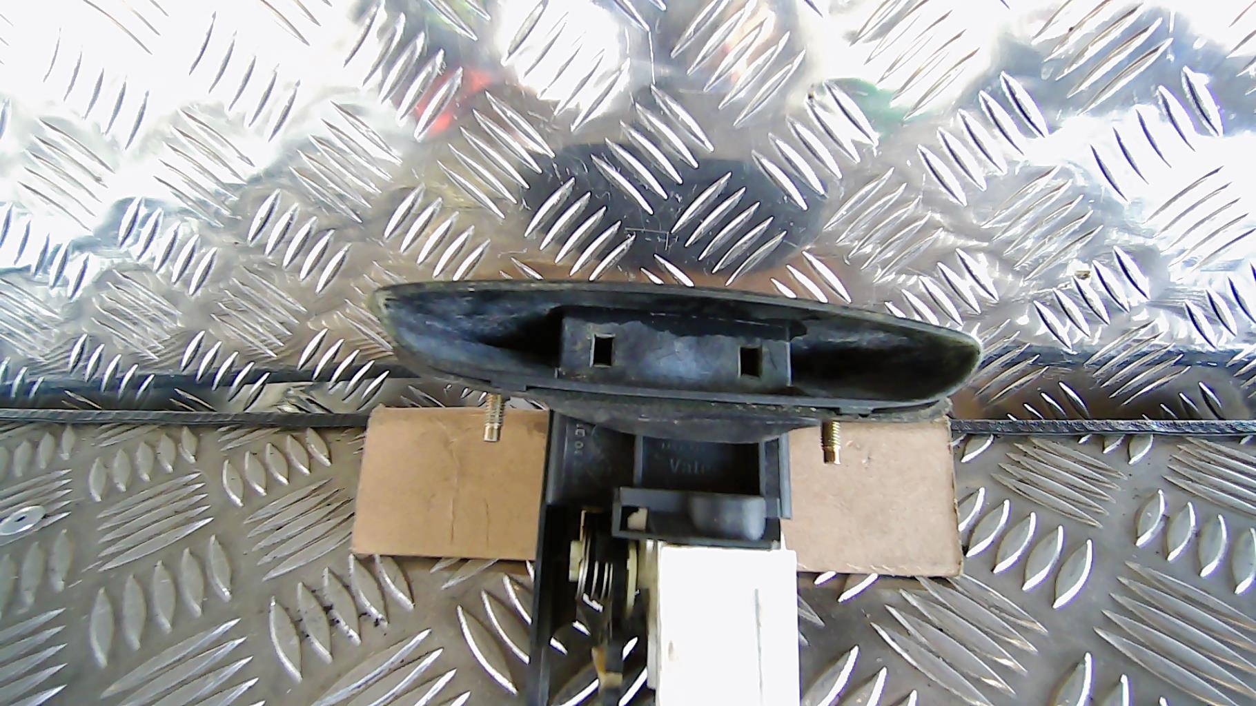 Bouton de coffre RENAULT SCENIC 1 PHASE 2 Diesel - 1