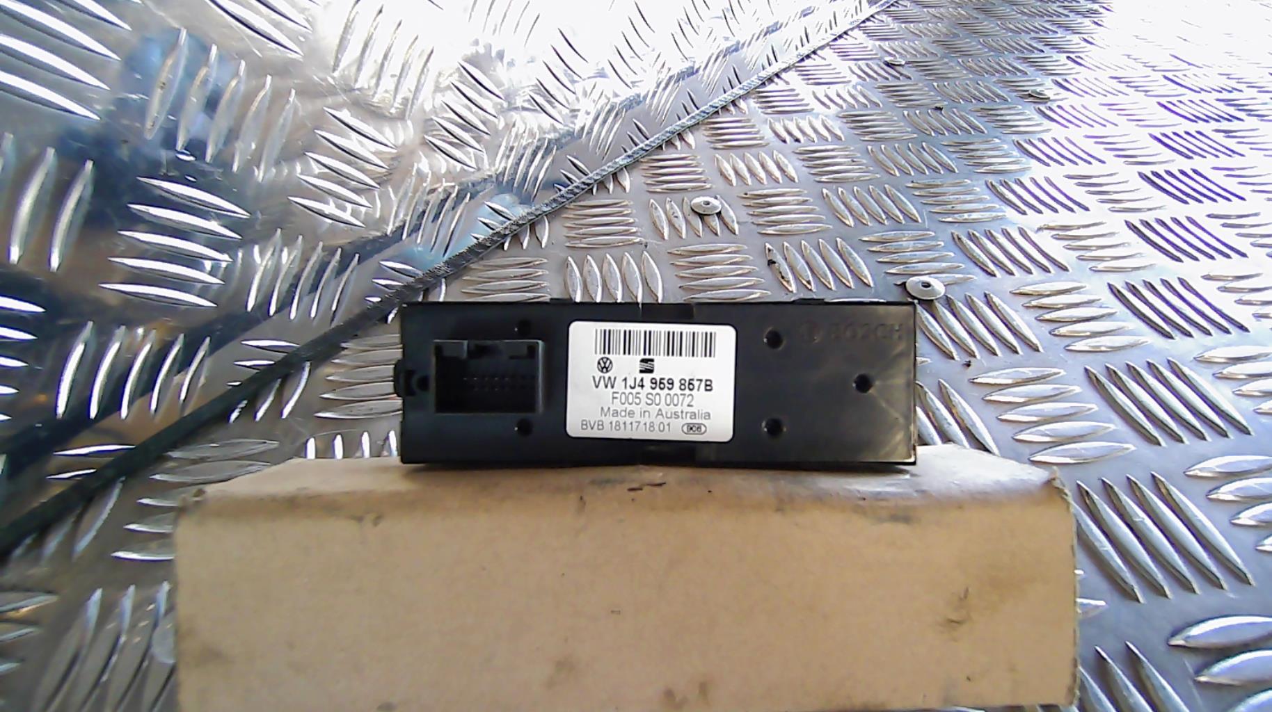 Interrupteur de leve vitre SEAT LEON 1 Diesel - 1