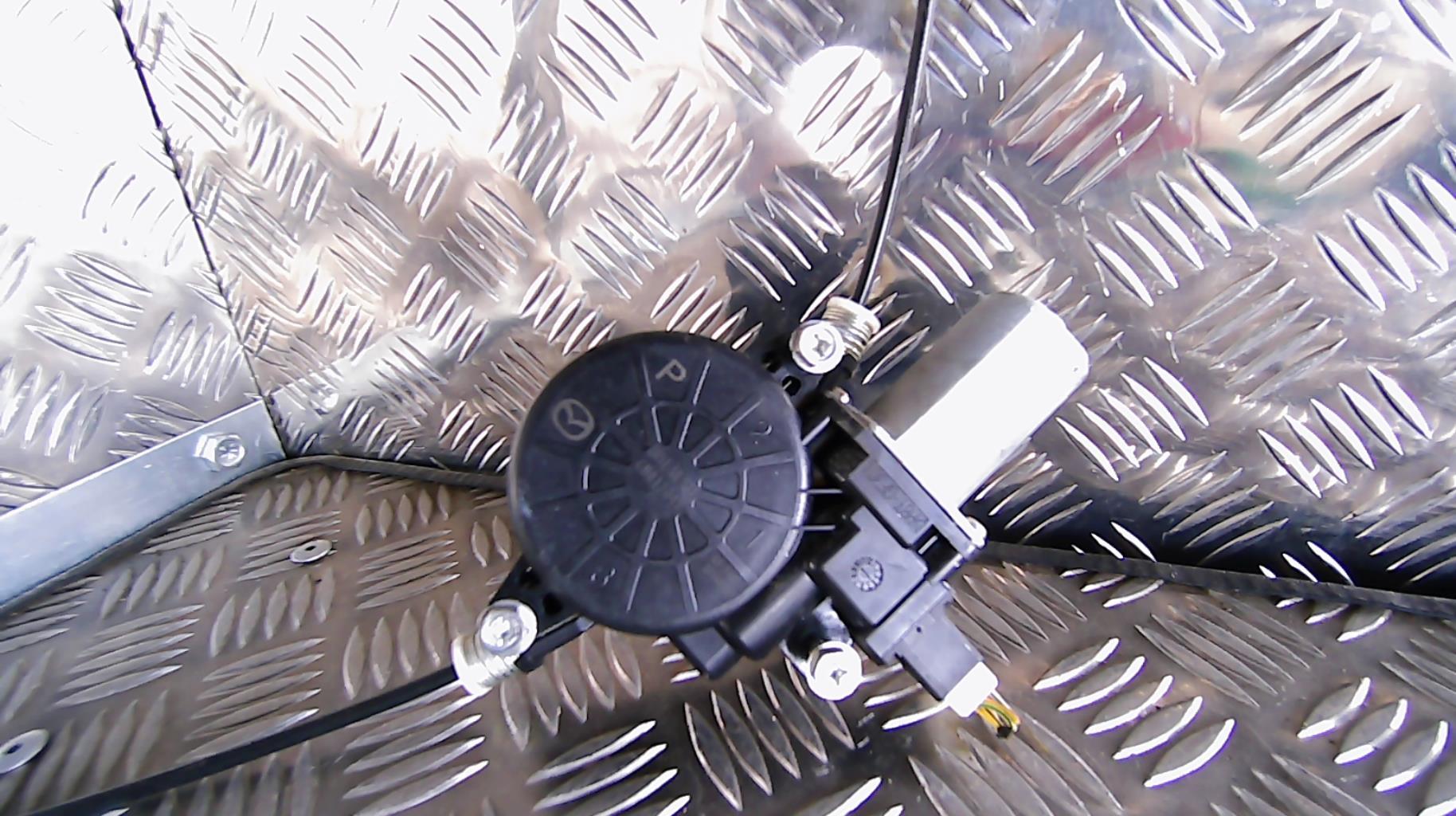 Leve vitre electrique avant gauche MAZDA 3 2 PHASE 1 Diesel - 1