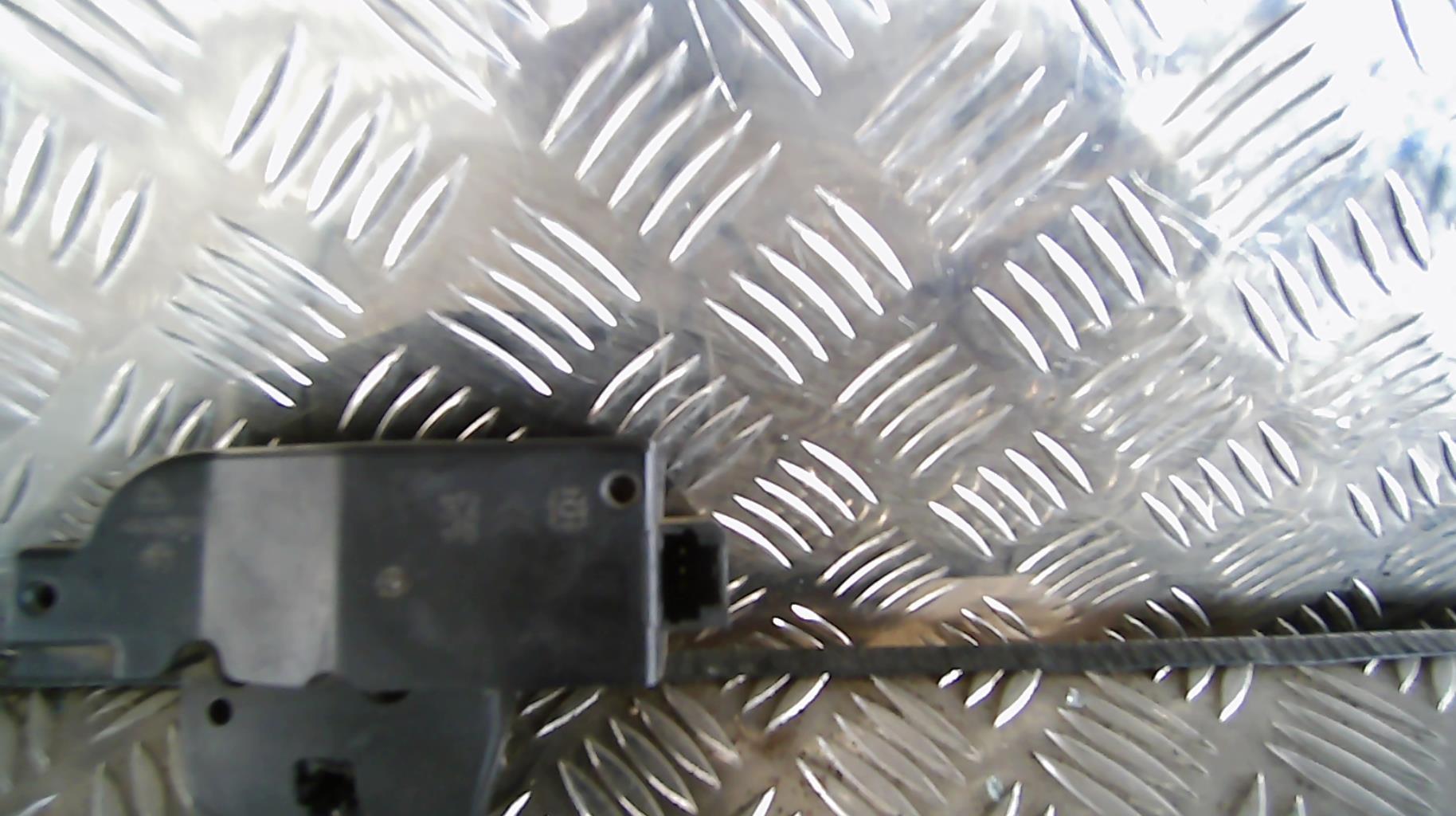 Serrure de hayon PEUGEOT 307 PHASE 1 BREAK Diesel - 1