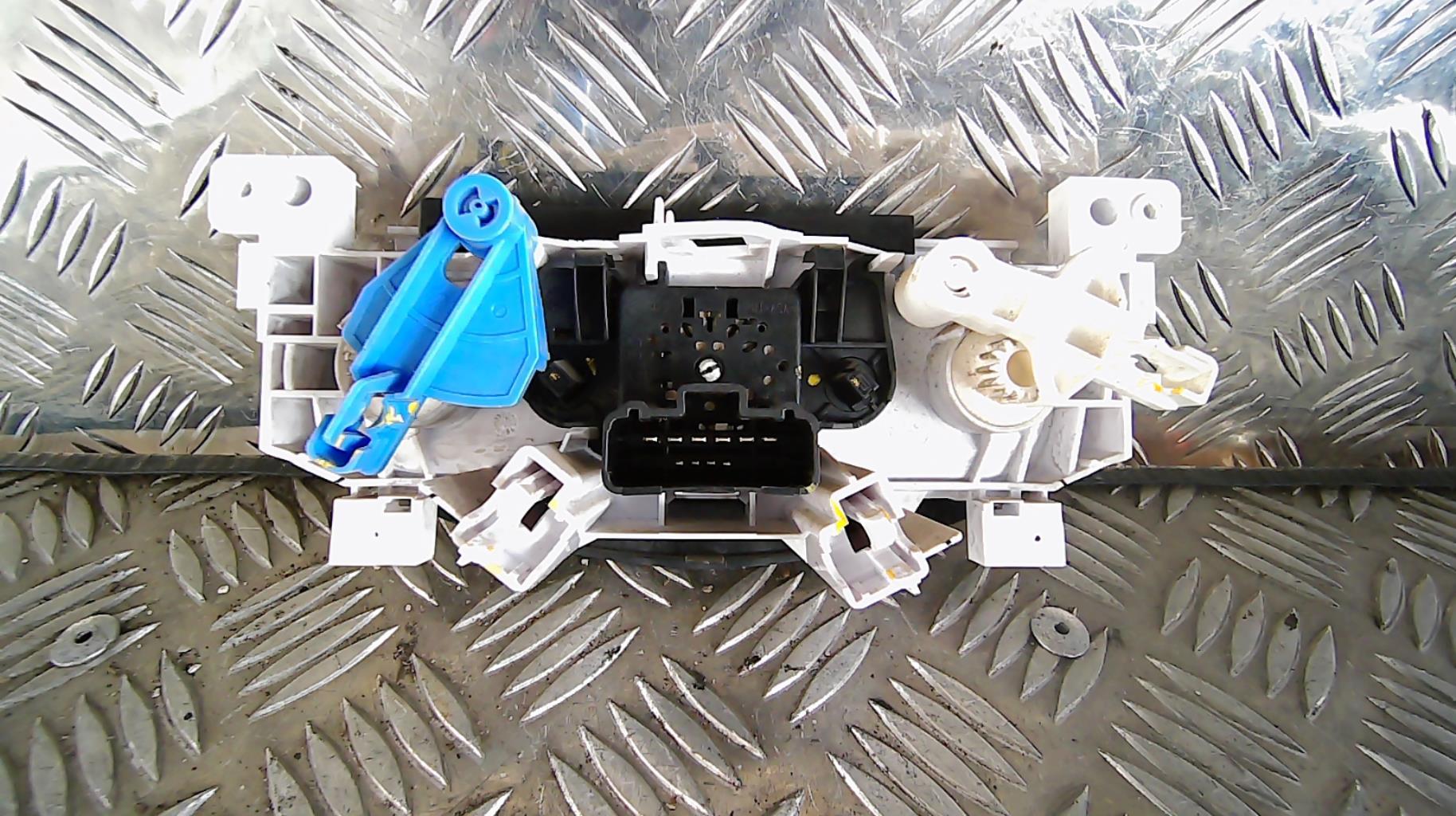 Commande chauffage DACIA DUSTER 1 PHASE 1 Diesel - 1