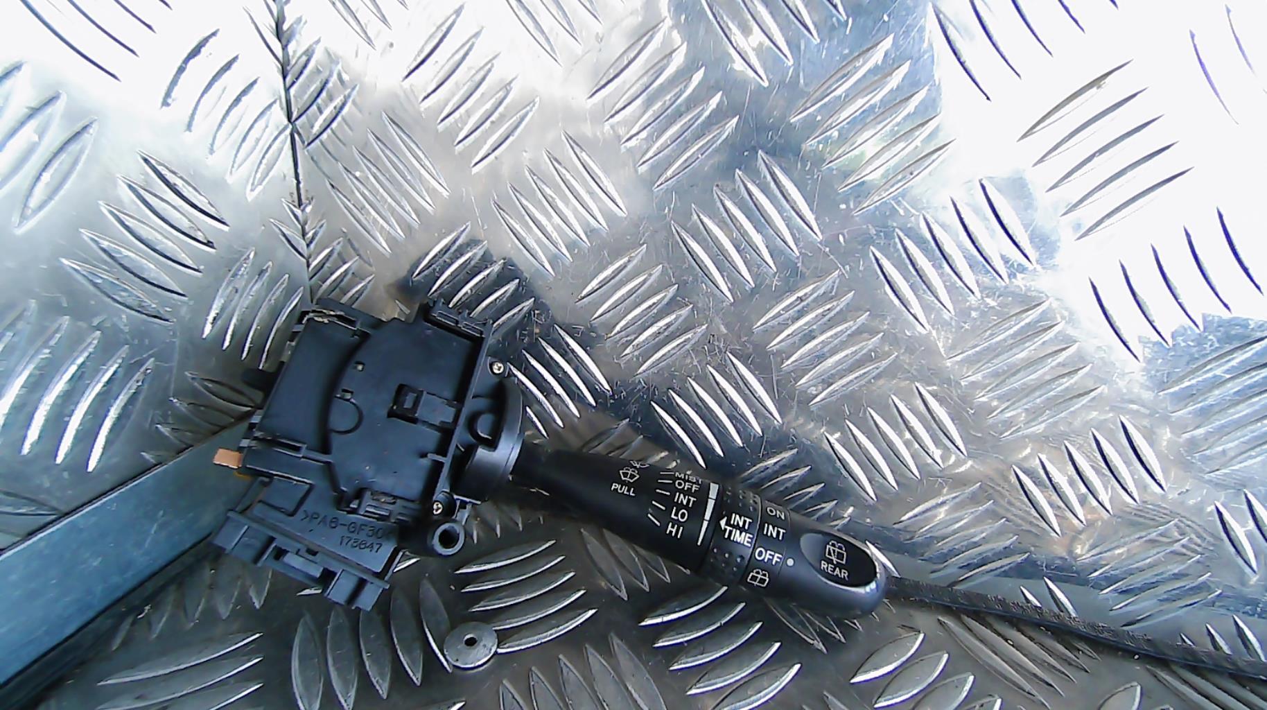 Commande de phare TOYOTA RAV4 2 PHASE 2 Diesel - 1