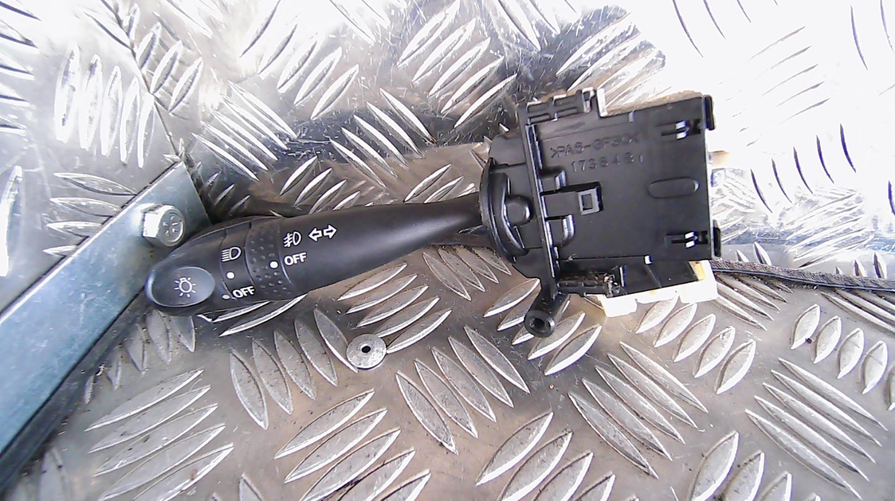 Commodo d'essuie glaces TOYOTA RAV4 2 PHASE 2 Diesel - 1
