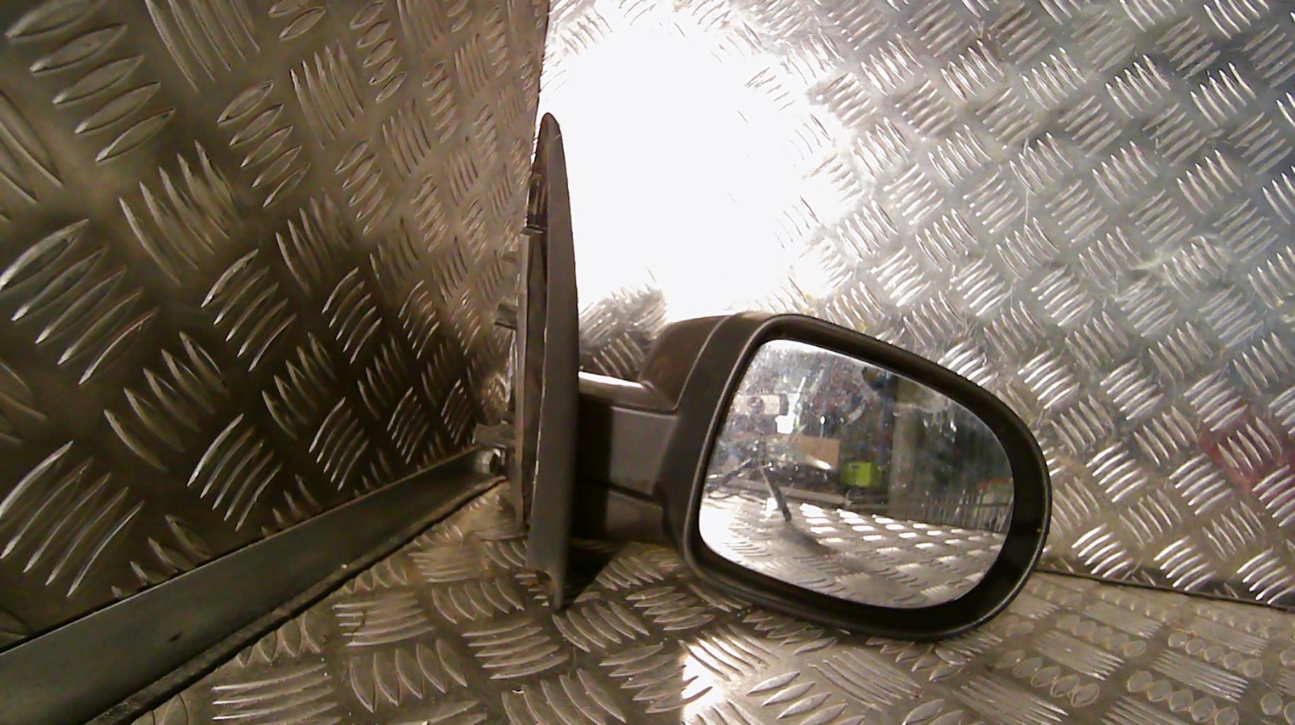 Retroviseur droit RENAULT CLIO 3 PHASE 2 BREAK Essence - 1