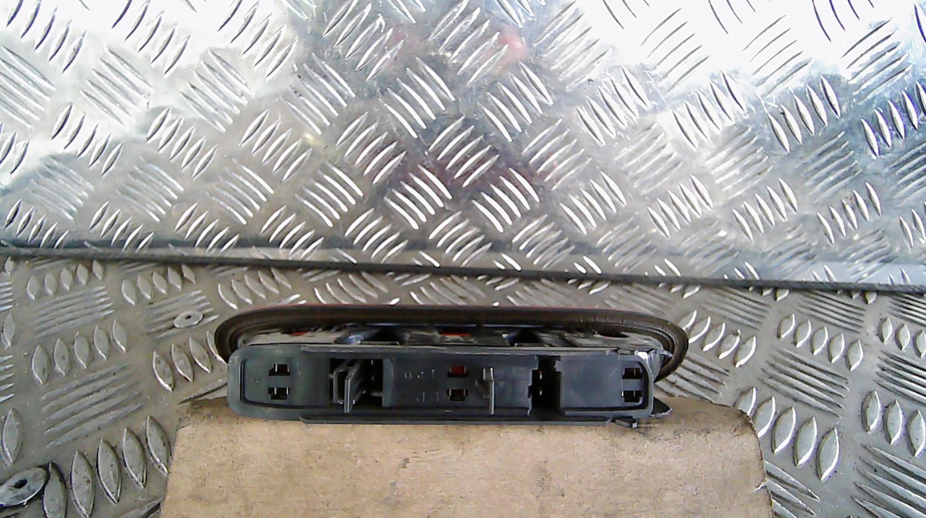 Feu arriere stop central RENAULT CLIO 1 PHASE 3 Essence - 1