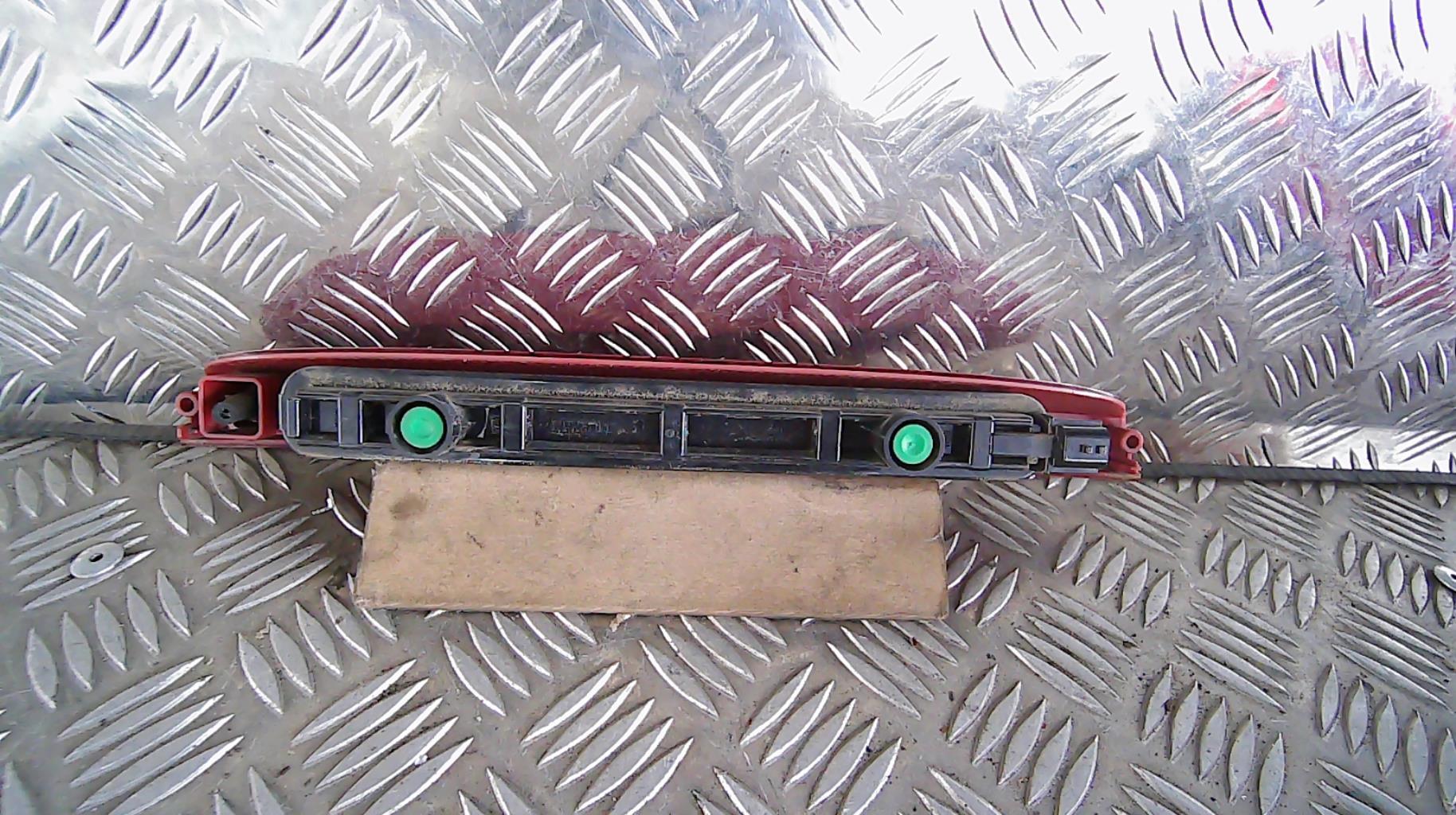 Feu arriere stop central RENAULT CLIO 3 PHASE 2 BREAK Essence - 1