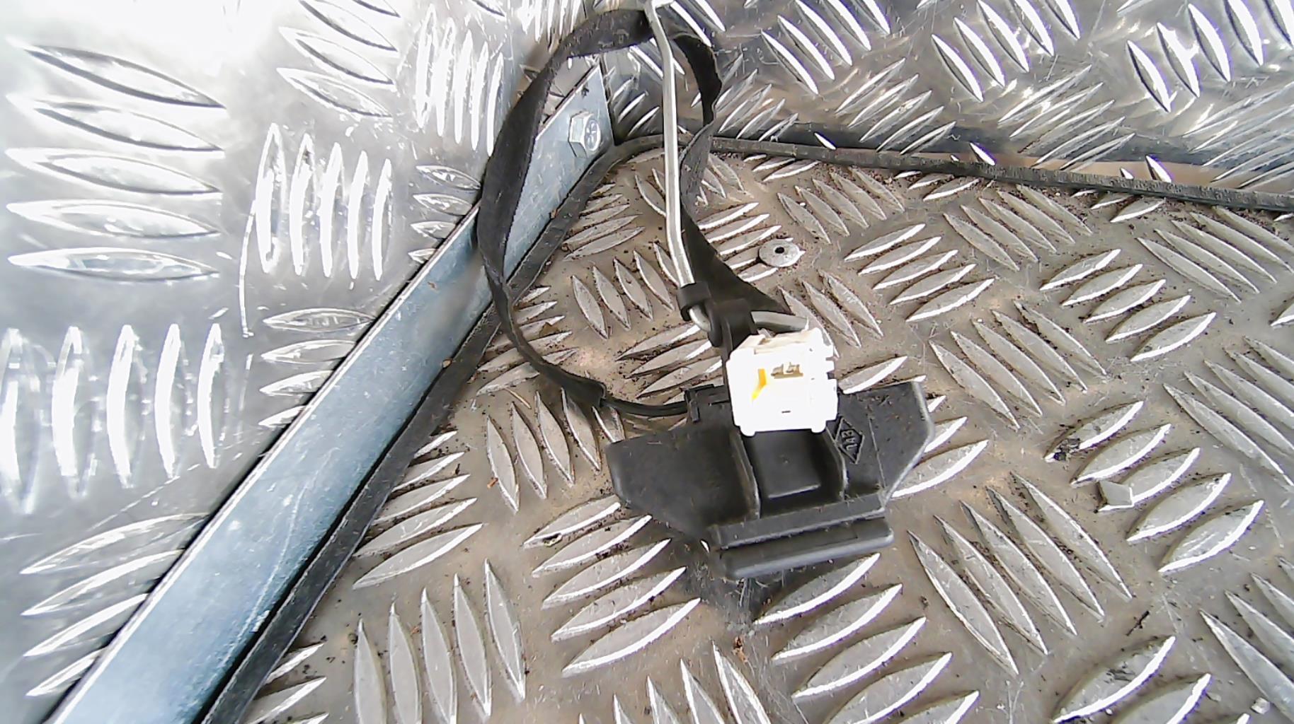 Serrure de hayon RENAULT CLIO 2 PHASE 1 Diesel - 1
